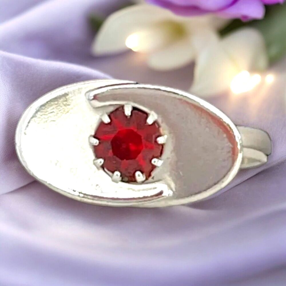 Vintage 1960s Ring Mid Century Modernist Silver Tone Red Rhinestone 4J